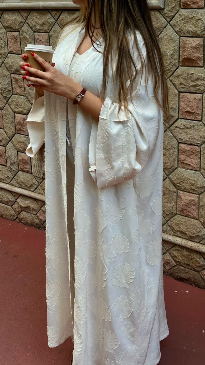 The SEREIN abaya